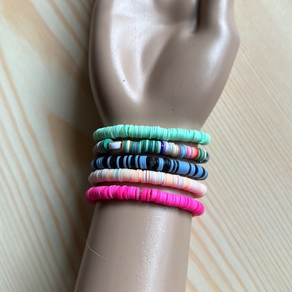 5 pcs clay bead bracelet - Picture 2 of 3